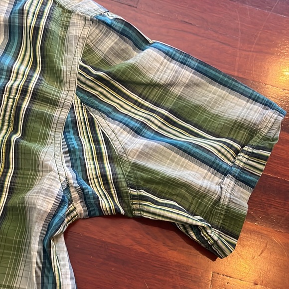 Mens Large Duluth striped collared button down shirt with gusseted armpits - Picture 4 of 8